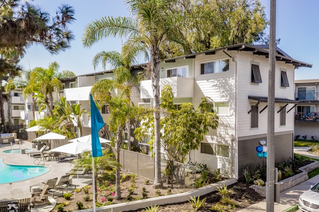 AtWater Cove in Costa Mesa, CA - Building Photo - Building Photo