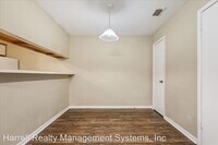 225 Londonderry Dr photo'