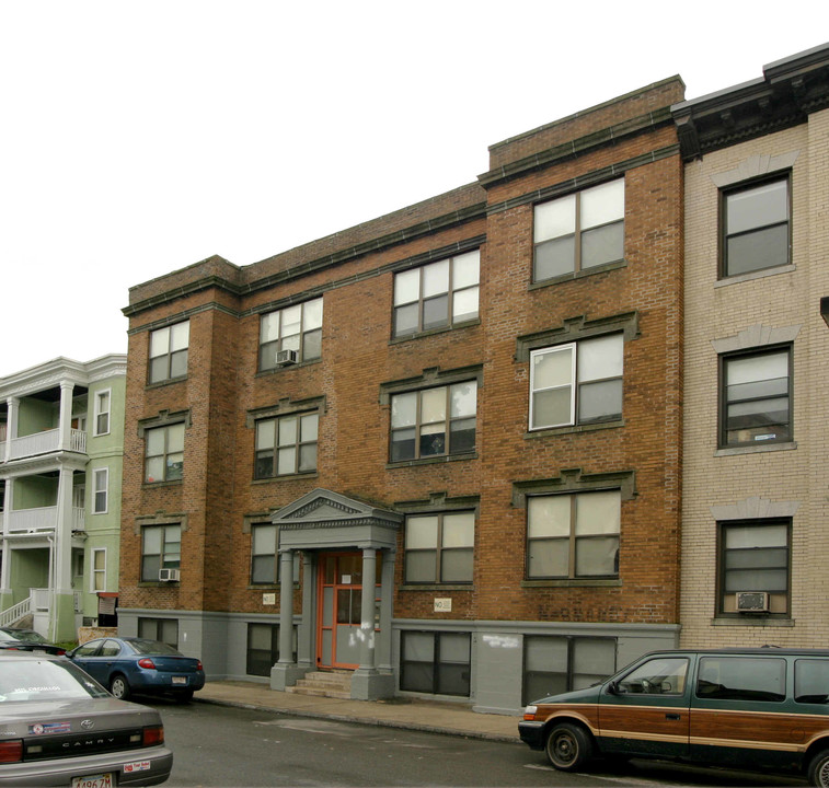 12 Unit Apartment Complex in Boston, MA - Foto de edificio