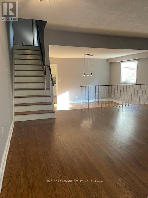 2086 Thornlea Dr in Oakville, ON - Building Photo - Building Photo