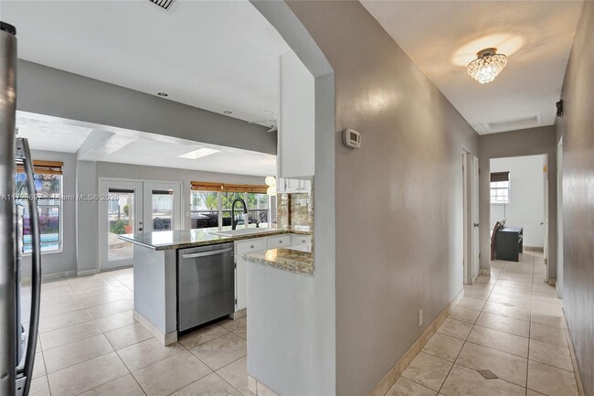 1121 Guava Isle in Fort Lauderdale, FL - Building Photo - Building Photo