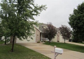 1716-1722 Apple Dr in Sun Prairie, WI - Building Photo