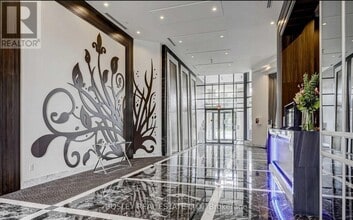 7608 Yonge St in Vaughan, ON - Building Photo - Building Photo