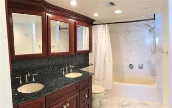 3000 Holiday Dr in Fort Lauderdale, FL - Building Photo - Building Photo