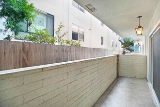1306 Armacost Ave, Unit 04 in Los Angeles, CA - Building Photo - Building Photo
