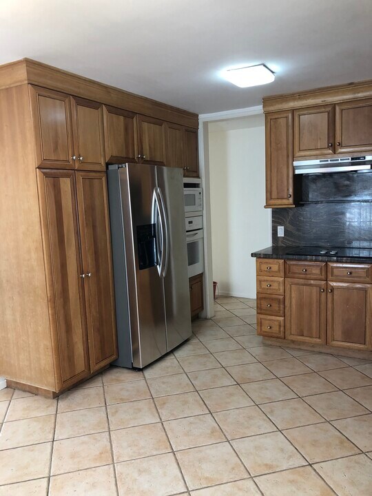 813 15th St, Unit E in Santa Monica, CA - Building Photo