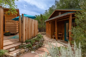 402 Trujillo Ln in Taos, NM - Building Photo - Building Photo