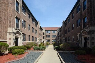 1324 Oak Ave in Evanston, IL - Building Photo