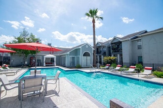 Green Tree Place in Houston, TX - Building Photo - Building Photo