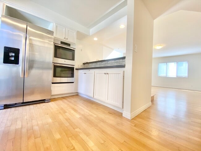 637 30th St in Hermosa Beach, CA - Building Photo - Building Photo