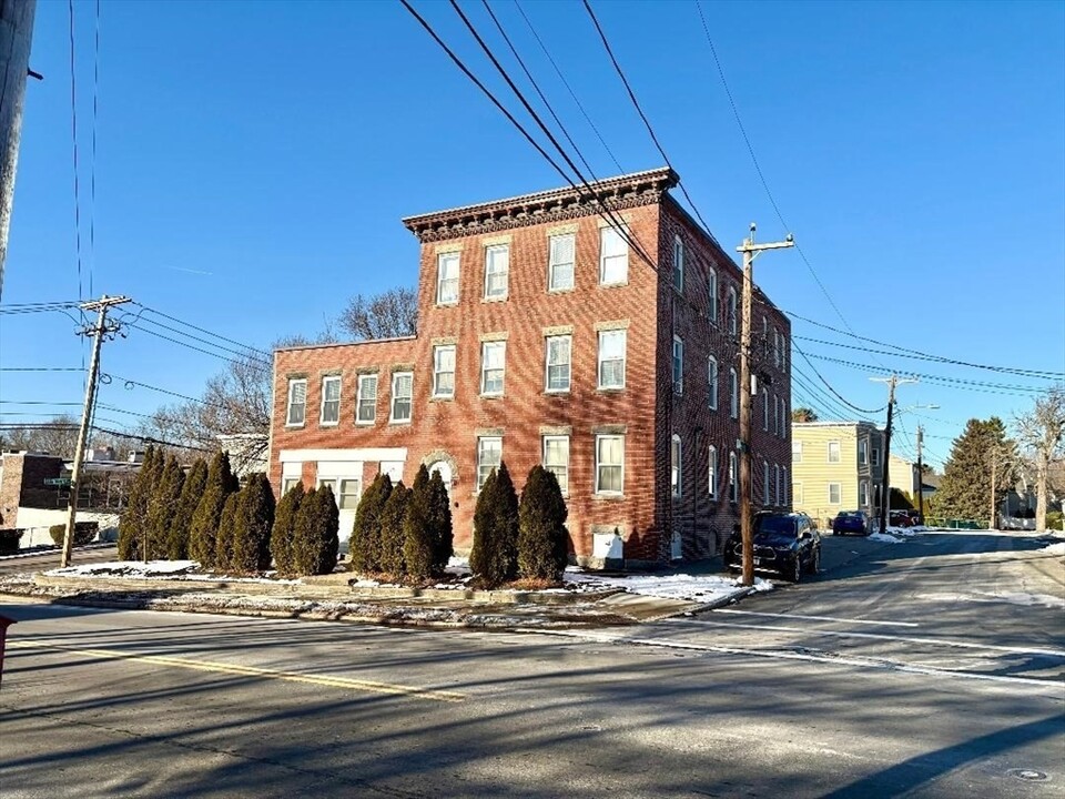 273 Water St, Unit #1 in Wakefield, MA - Foto de edificio