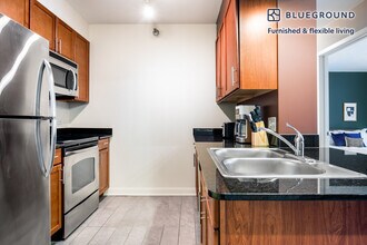 210 N Wells St in Chicago, IL - Building Photo - Building Photo