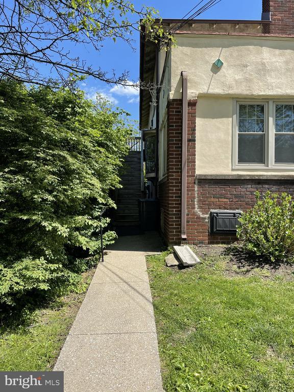 8 Montgomery Ave in Glenside, PA - Building Photo - Building Photo