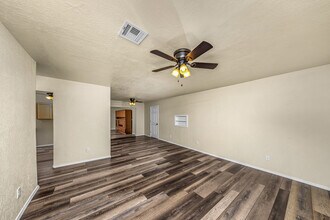 1702 NW 45th St in Lawton, OK - Building Photo - Building Photo