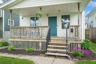 1504 D Ave NE in Cedar Rapids, IA - Building Photo - Building Photo