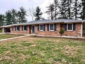 303 Robin Dr in Somerset, KY - Building Photo - Building Photo