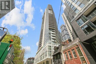 77 Mutual St in Toronto, ON - Building Photo - Building Photo