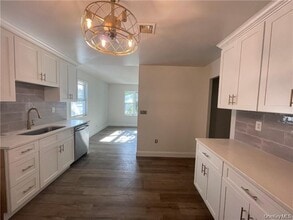 18 Chadeayne Ave in Cornwall, NY - Building Photo - Building Photo