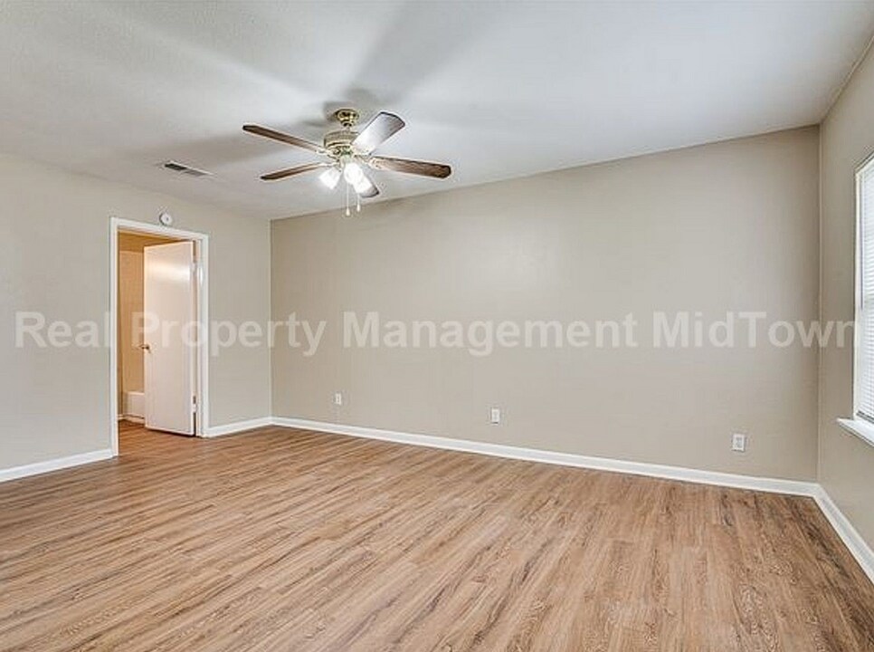 222 Pecos St in Garland, TX - Building Photo