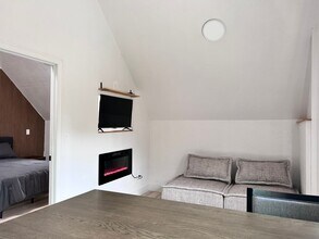 496 Carr Ave, Unit Studio B in Aromas, CA - Foto de edificio - Building Photo