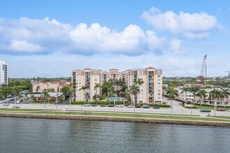 1801 N Flagler Dr in West Palm Beach, FL - Building Photo - Building Photo