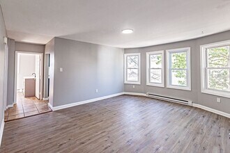 35 High St in Woodbury, NJ - Building Photo - Building Photo