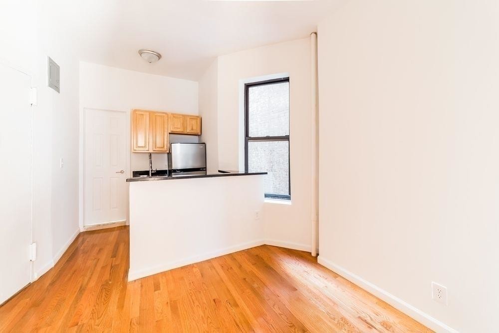 177 Thompson St in New York, NY - Building Photo