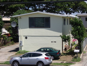 822 Olokele Ave in Honolulu, HI - Building Photo - Building Photo