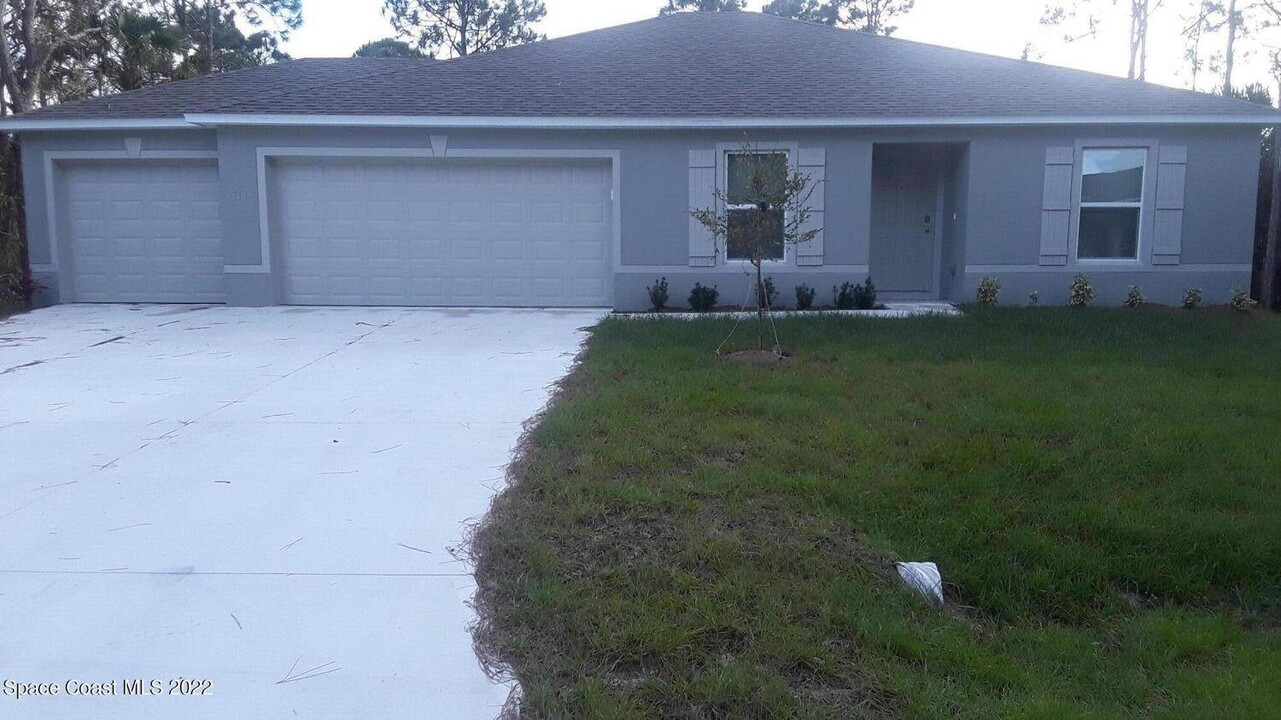 1348 Giddings St in Palm Bay, FL - Foto de edificio