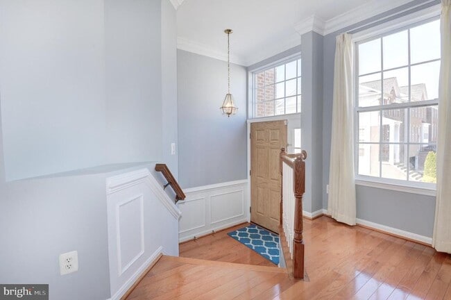 18818 Silverwood Terrace in Leesburg, VA - Building Photo - Building Photo