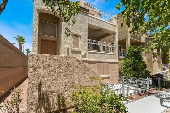 property at 9169 Column Ct