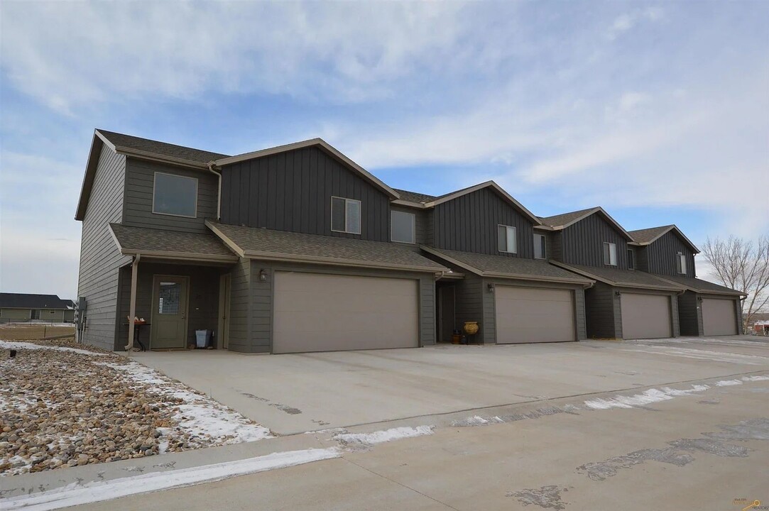 22723 Radar Hill Rd in Box Elder, SD - Building Photo