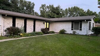 11405 Central Dr W in Carmel, IN - Building Photo