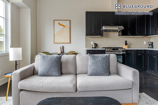 1225 Floribunda Ave, Unit GO FL2-ID2138 in Burlingame, CA - Building Photo - Building Photo