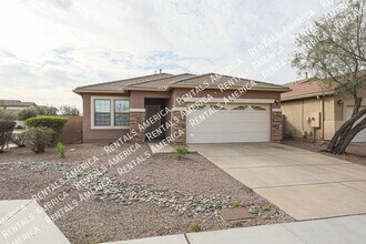 8805 W Hilton Ave in Tolleson, AZ - Foto de edificio - Building Photo