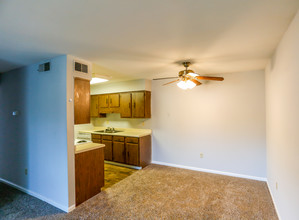 Meadowbrook Apartments in Charlotte, NC - Building Photo - Interior Photo