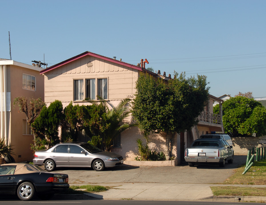 1743 S La Brea Ave in Los Angeles, CA - Building Photo