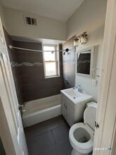 335 Wells St, Unit 11 in Bridgeport, CT - Building Photo - Building Photo