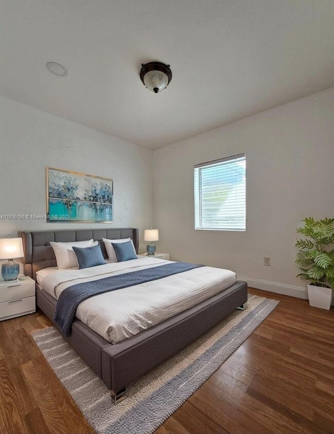 3417 SW 25th Ter in Miami, FL - Building Photo - Building Photo