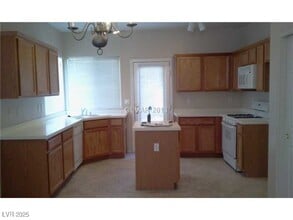 5228 Amethyst Creek Ct in Las Vegas, NV - Building Photo - Building Photo
