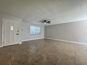 301 Cavanah Dr in Daytona Beach, FL - Building Photo - Building Photo