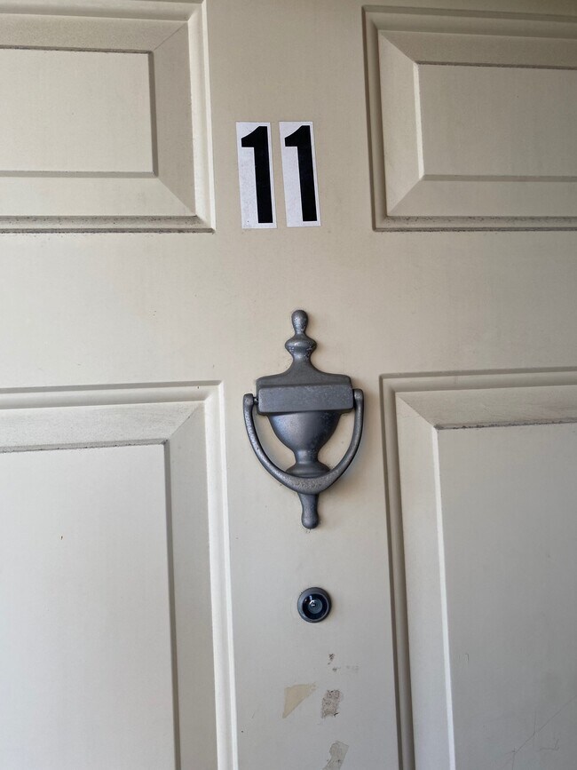 8504 Waukegan Rd in Morton Grove, IL - Building Photo - Building Photo