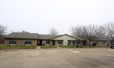 Kaufman Retirement Village in Kaufman, TX - Foto de edificio - Building Photo
