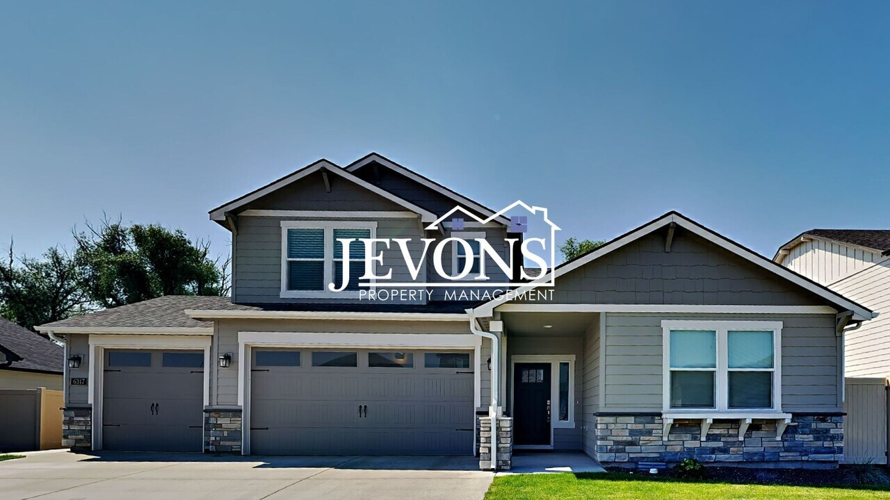 6317 Cottonwood Loop in Yakima, WA - Building Photo