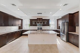 7108 Edison Pl in Palm Beach Gardens, FL - Building Photo - Building Photo