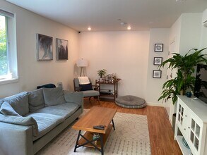 2351 Franklin Ave E in Seattle, WA - Building Photo - Building Photo