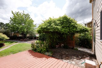 732 NE 42nd Cir in Camas, WA - Building Photo - Building Photo