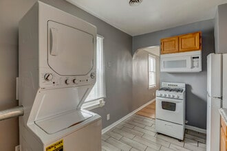 14008 Hobart Ave in Warren, MI - Building Photo - Building Photo