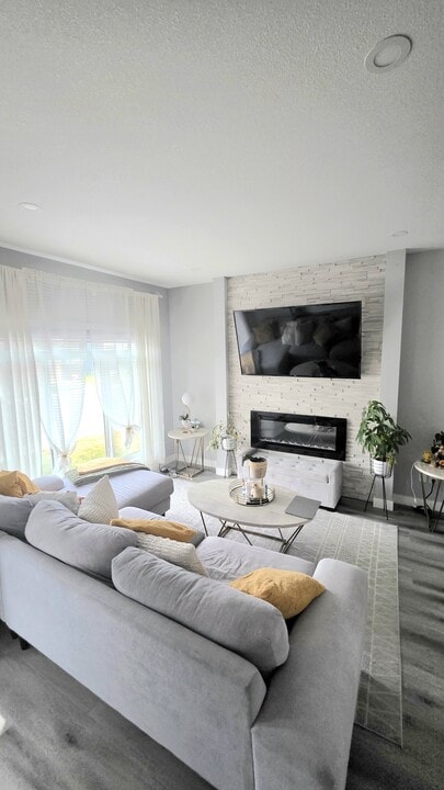 959 McFaull Mnr in Martensville, SK - Building Photo