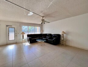 213 Wellington L in West Palm Beach, FL - Building Photo - Building Photo